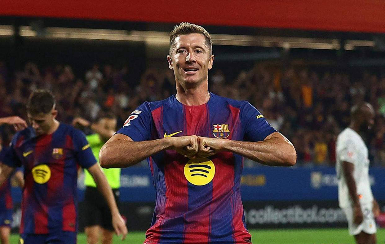 包含巴萨绝杀瓦伦西亚，阿奎罗爆发神勇的词条